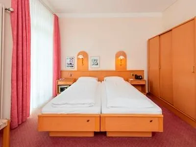 Terrace 3*